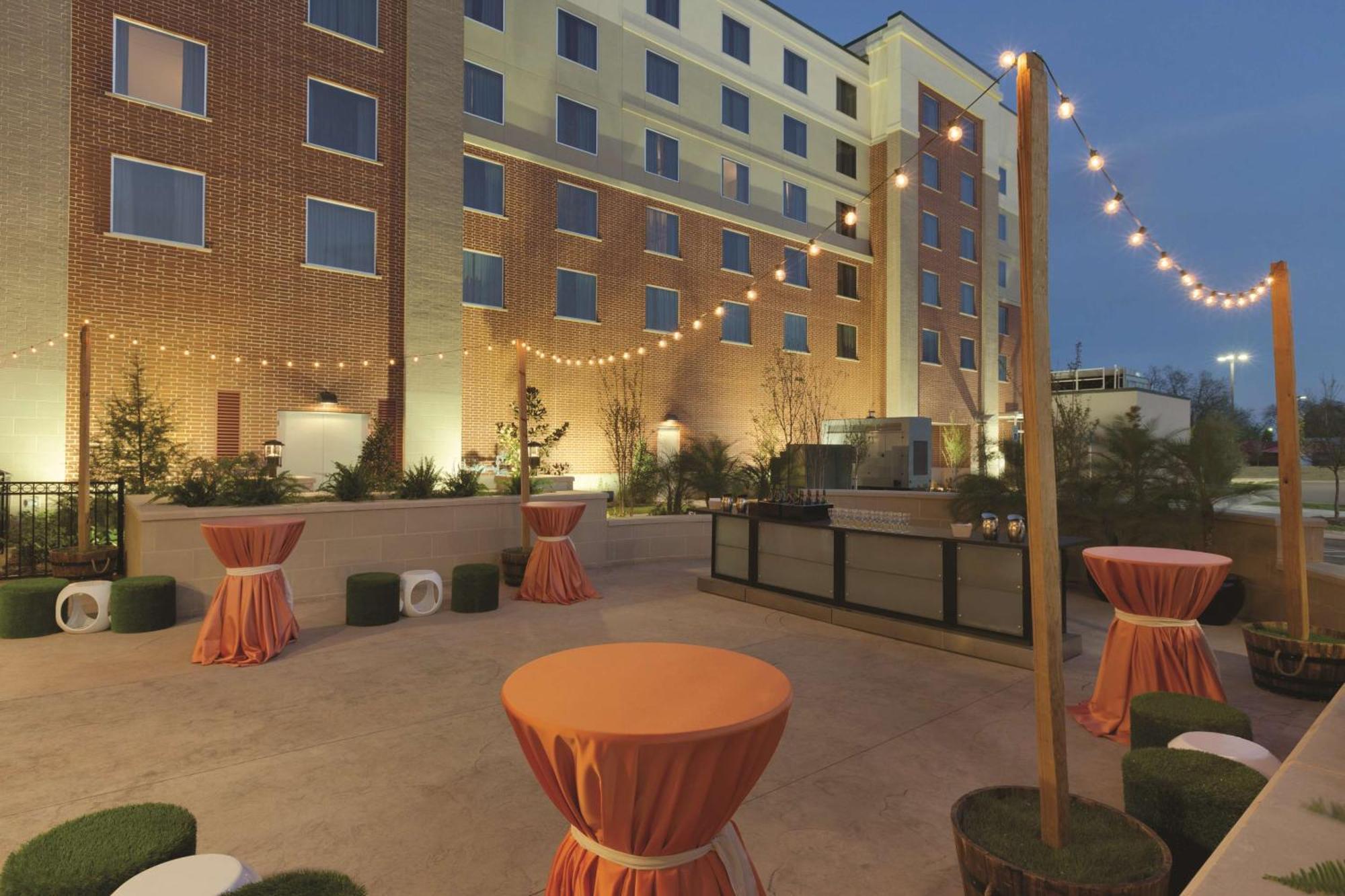 Embassy Suites Oklahoma City Downtown/Medical Center מראה חיצוני תמונה