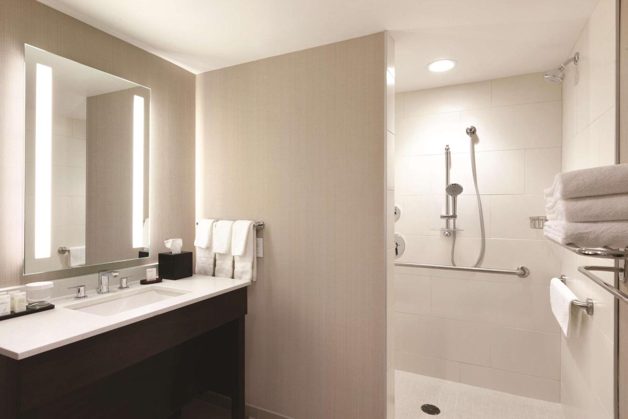 Embassy Suites Oklahoma City Downtown/Medical Center מראה חיצוני תמונה